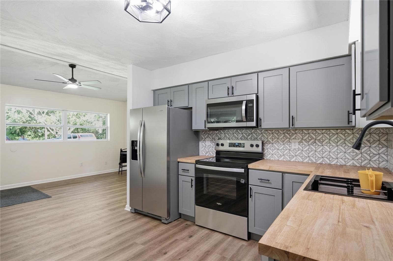 Single Family Residence at 19791 SE 110TH CT, INGLIS, photo 10 of 37