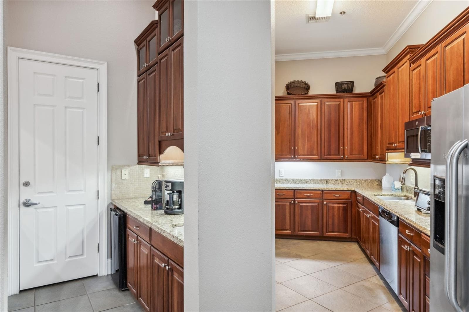 Clubhouse Kitchen - 11245 BELLE HAVEN DR, NEW PORT RICHEY