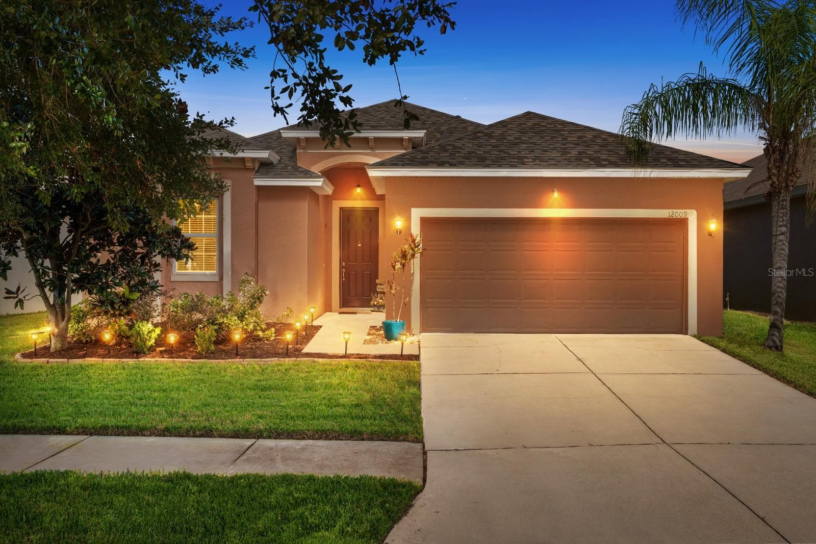 Single Family Residence at 12009 RAMBLING STREAM, RIVERVIEW, photo 2 of 47