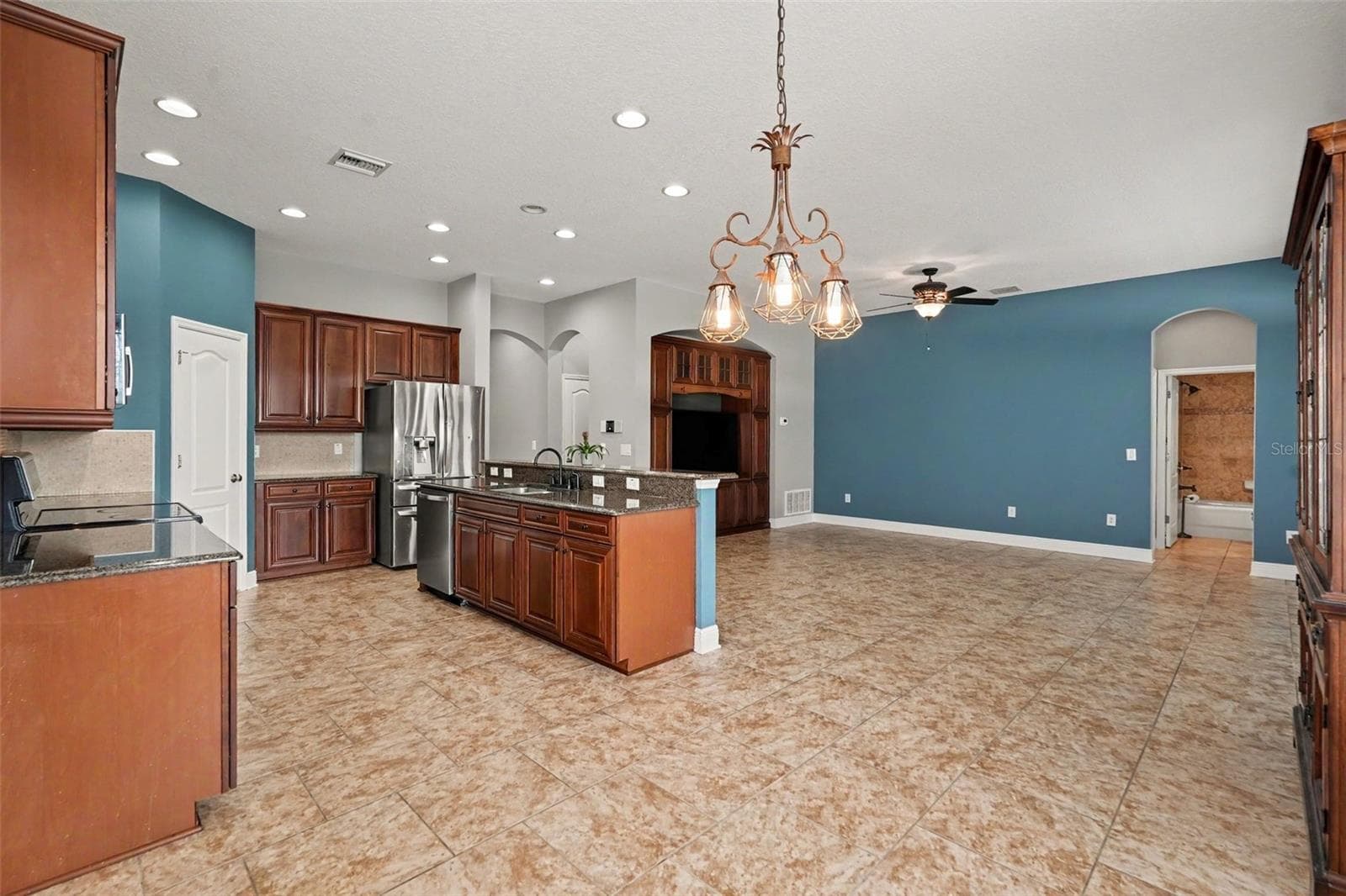 Single Family Residence at 2605 RED FERN DR, DOVER, photo 9 of 32