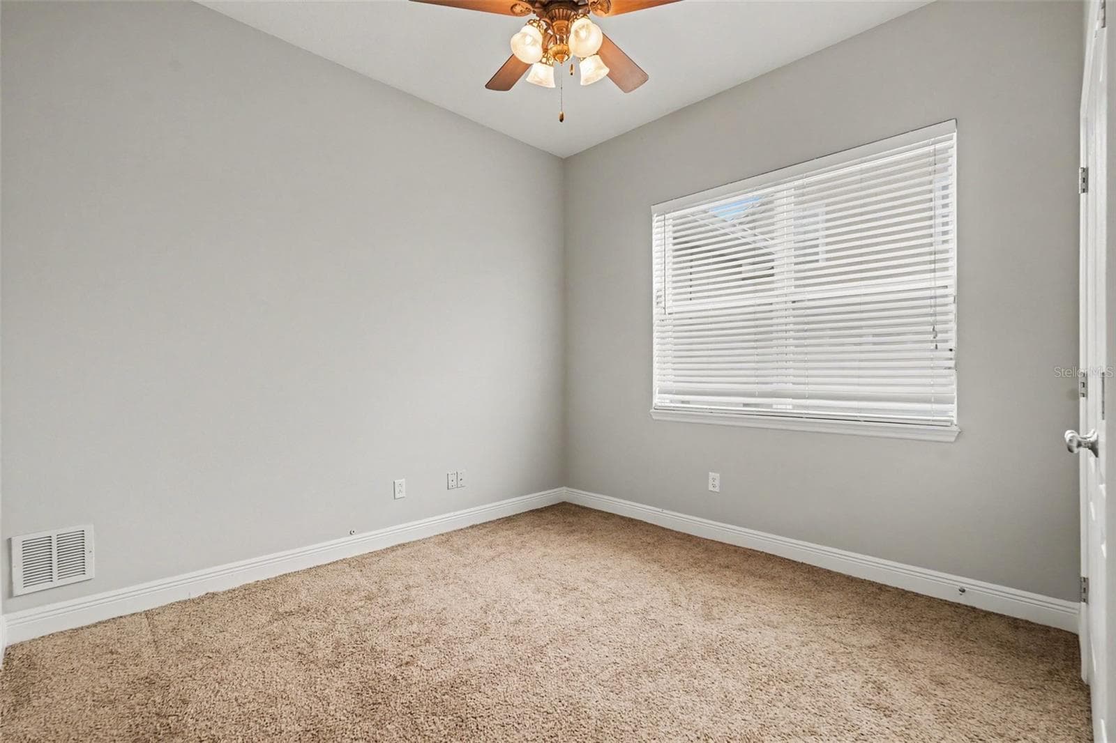 Single Family Residence at 2605 RED FERN DR, DOVER, photo 22 of 32