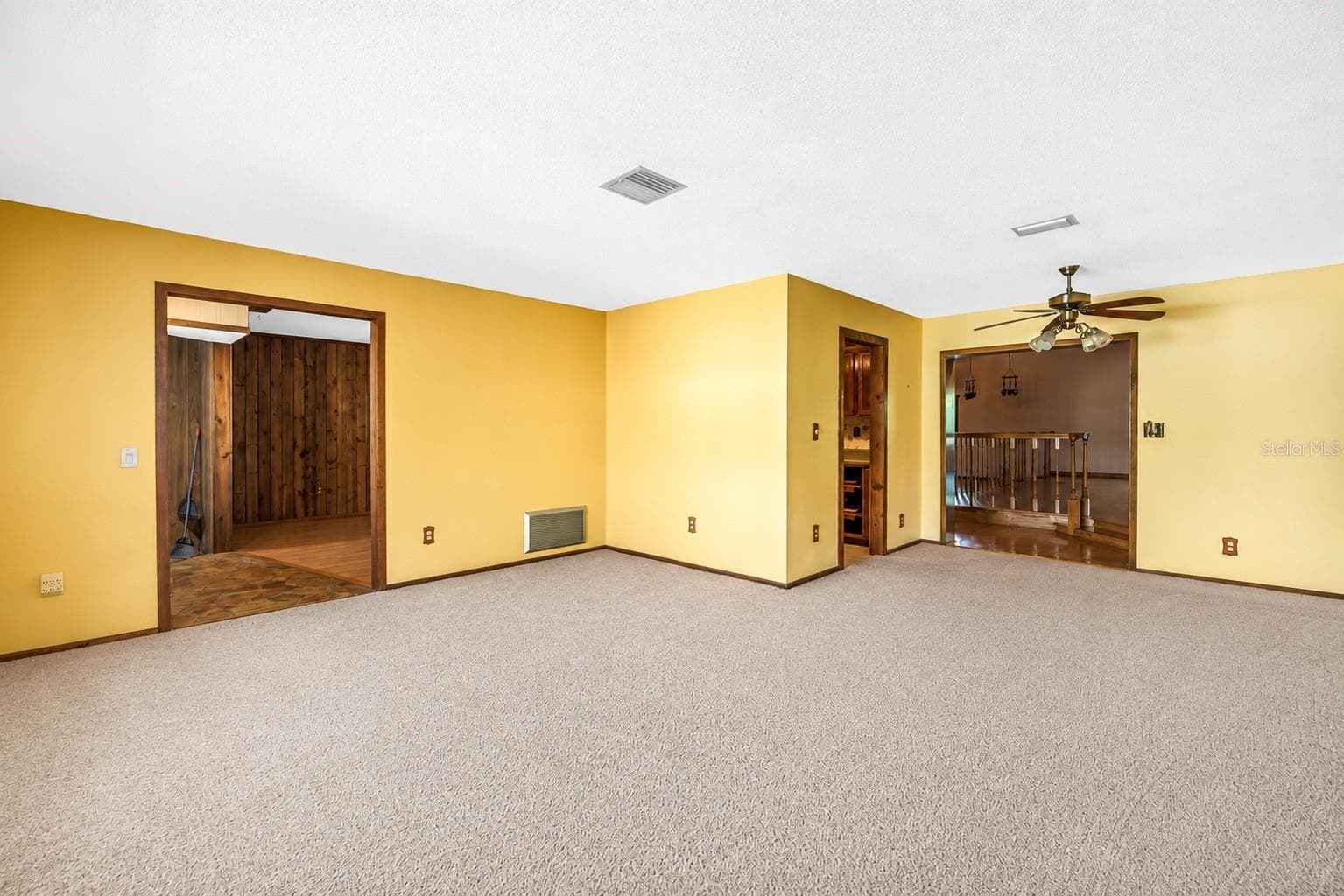 Single Family Residence at 10657 DEL PRADO DR E, LARGO, photo 21 of 76