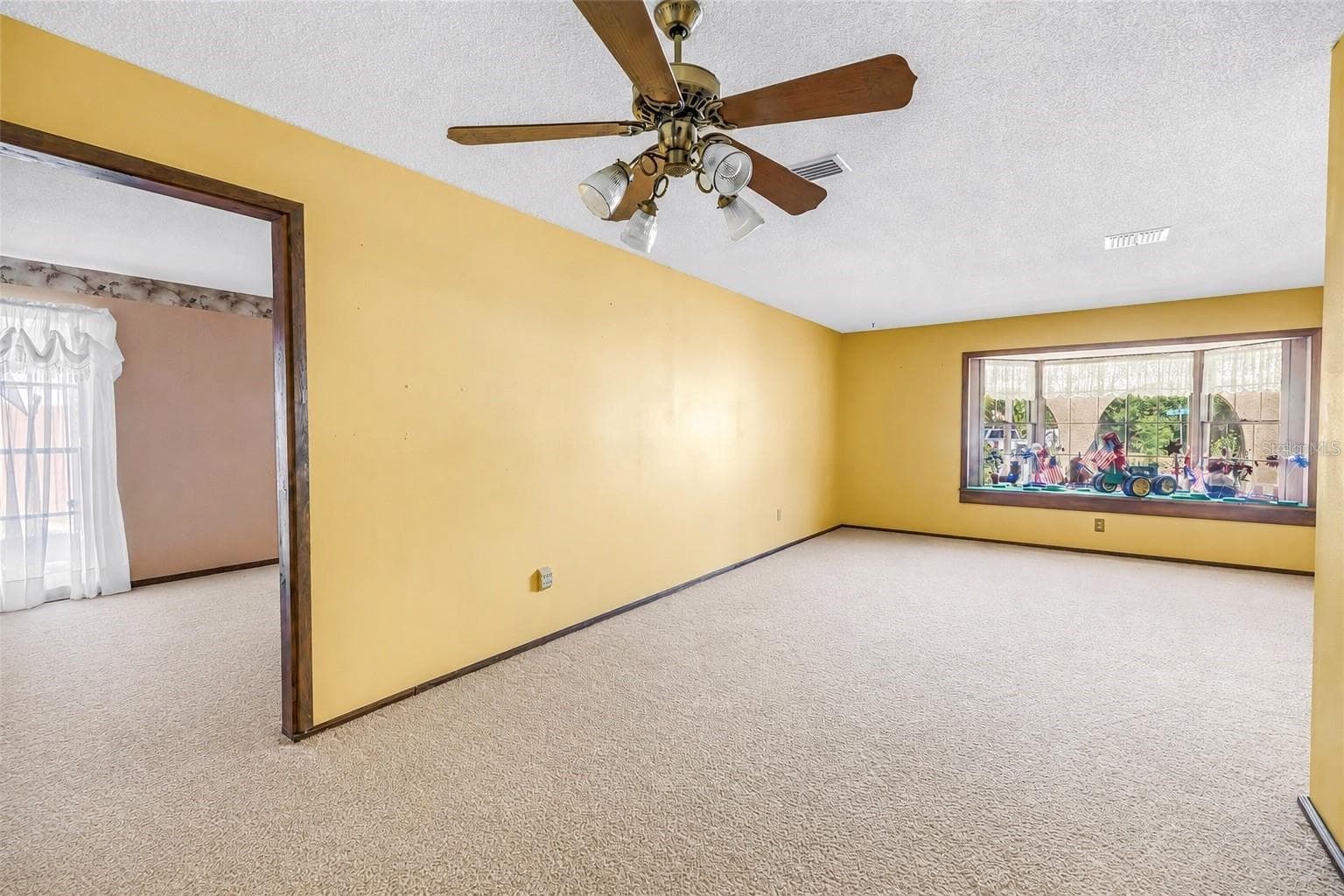 Single Family Residence at 10657 DEL PRADO DR E, LARGO, photo 26 of 76