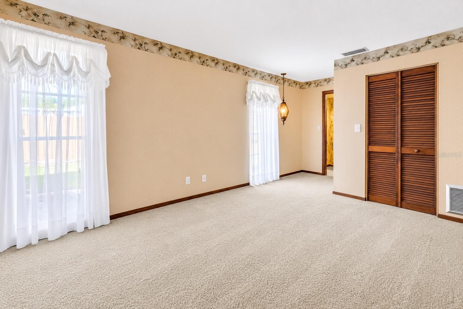 Single Family Residence at 10657 DEL PRADO DR E, LARGO, photo 32 of 76