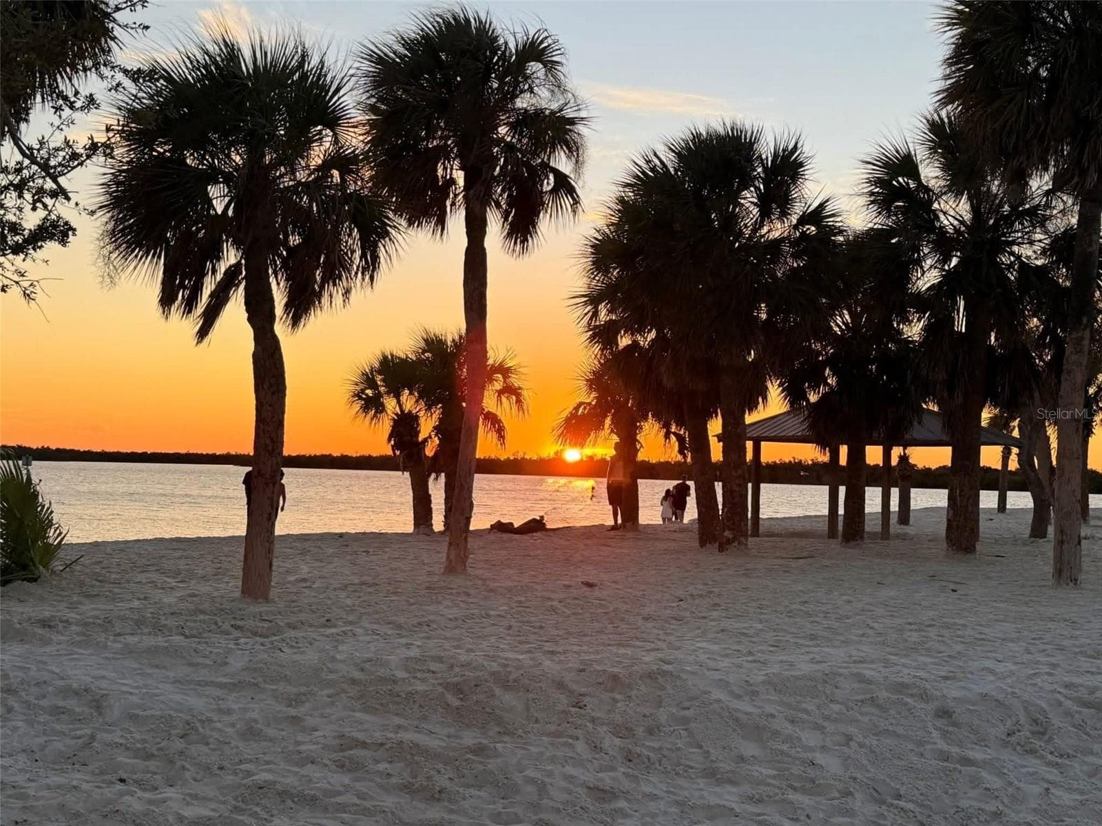 PC BEACH SUNSET - 123 POINSETTIA CIR NE, PORT CHARLOTTE
