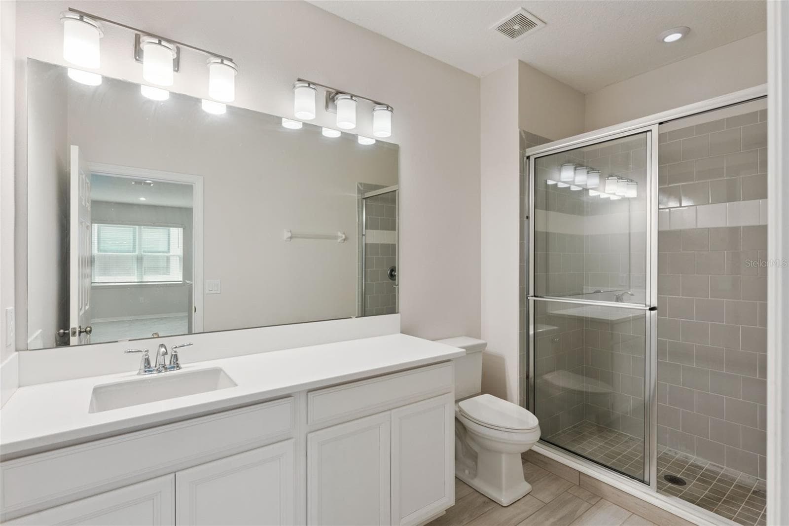 Upstairs Shared Bathroom - 1287 VERDANT GLADE PL, WINTER PARK