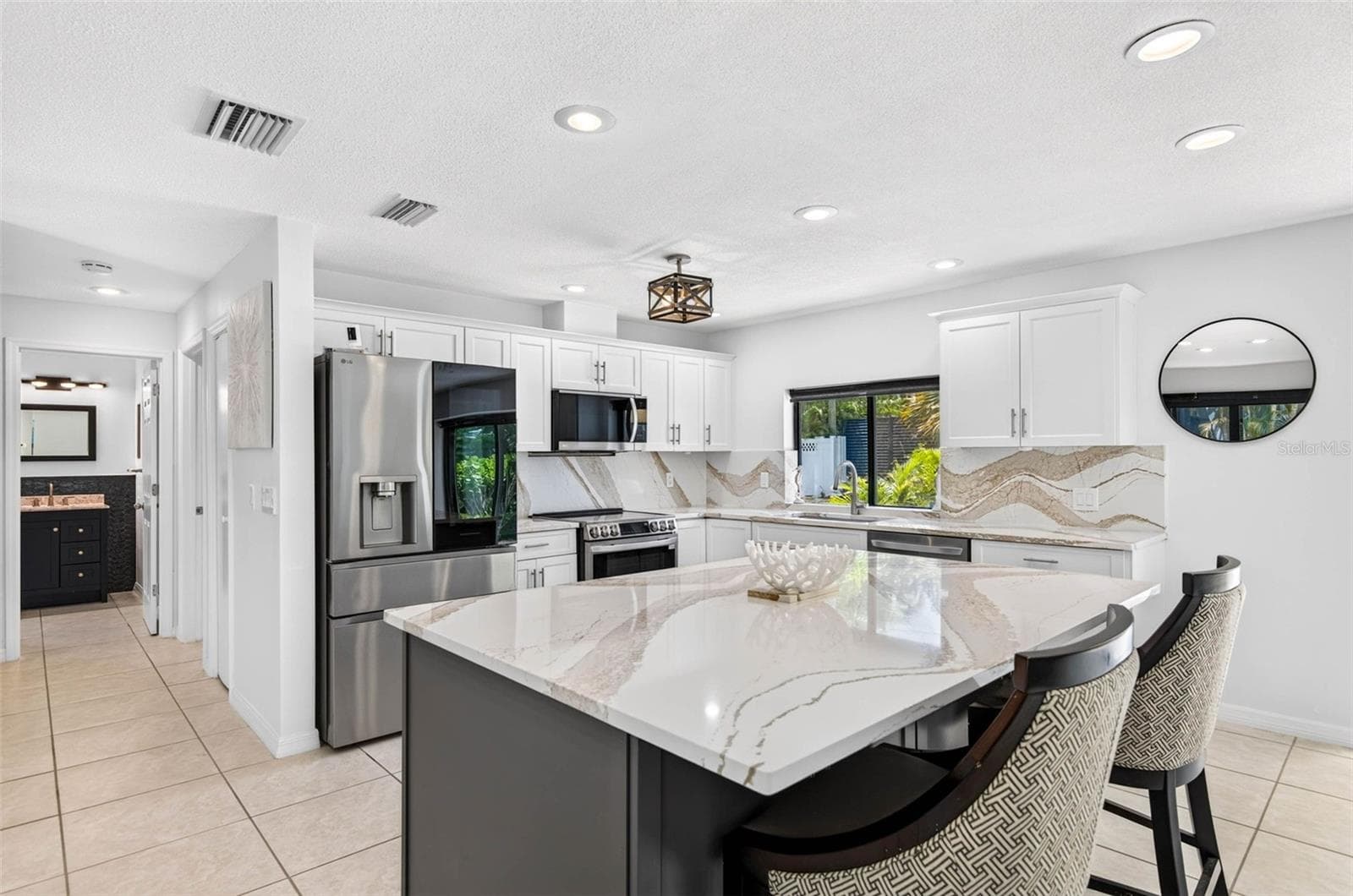 Plenty of Counter Space - 114 12TH ST, BELLEAIR BEACH