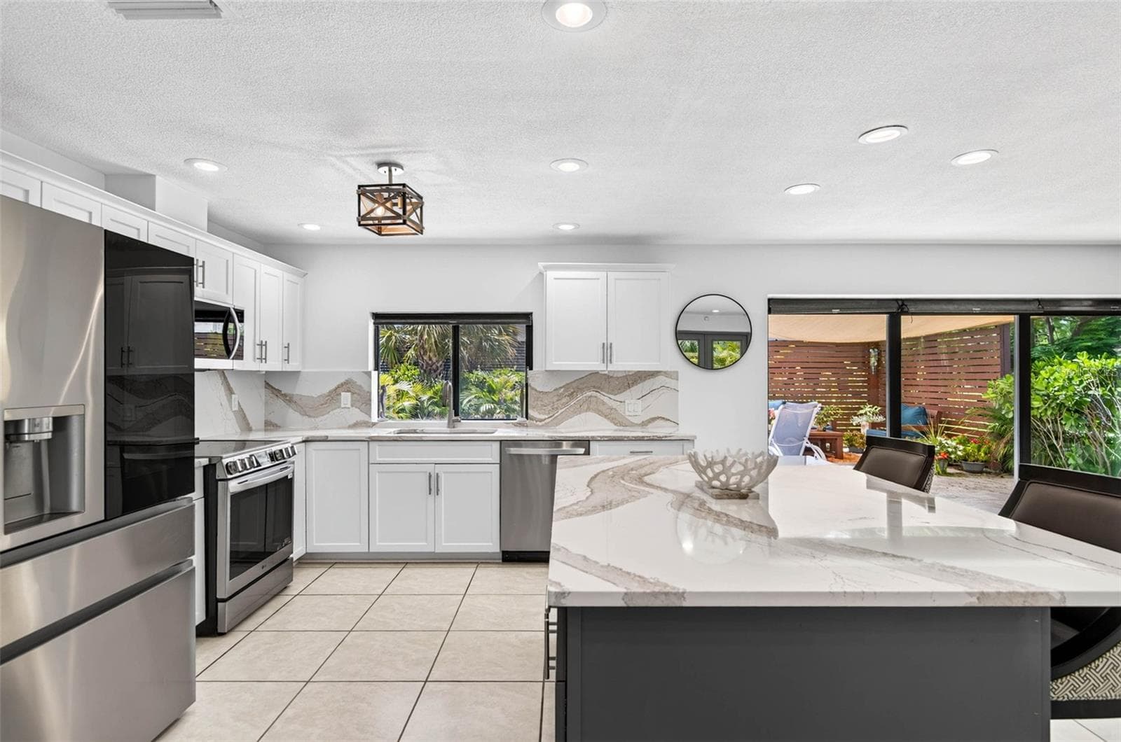 Expansive Kitchen - 114 12TH ST, BELLEAIR BEACH