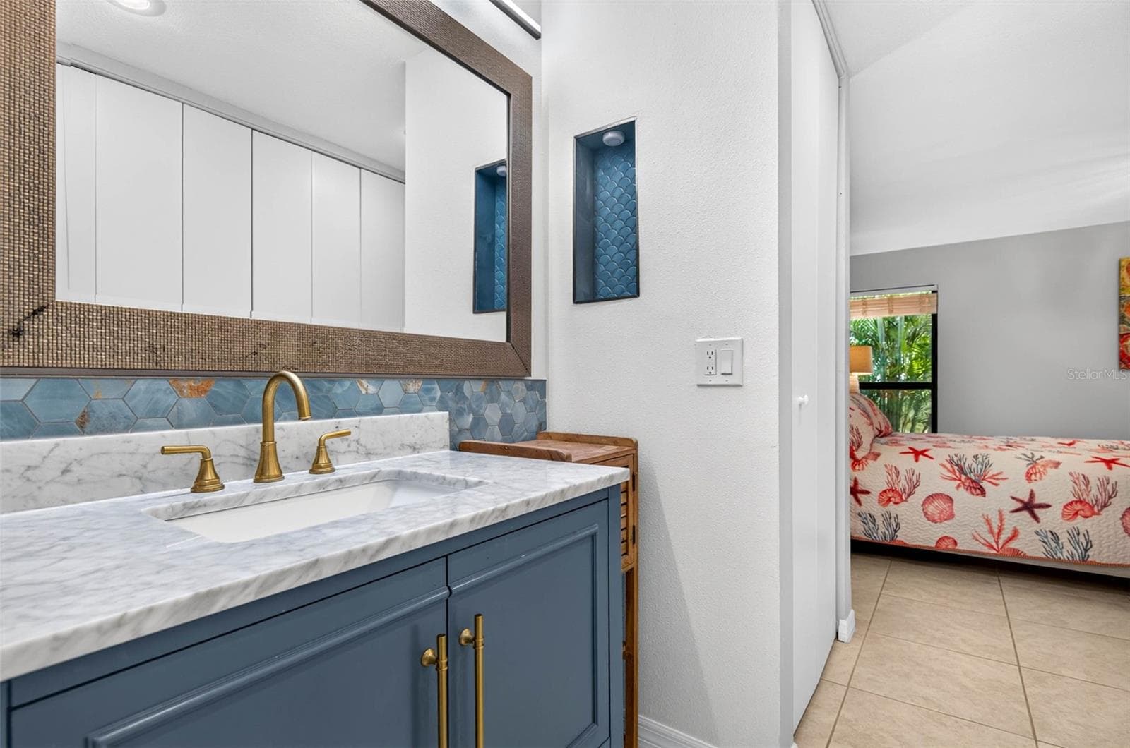 Guest Bath - 114 12TH ST, BELLEAIR BEACH