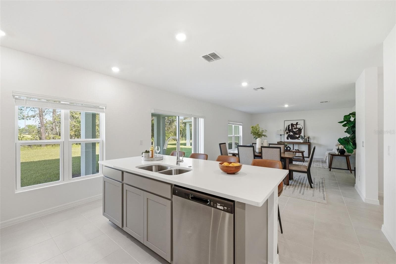 Kitchen / Great Room - 748 FARFIELDS ST, DELAND