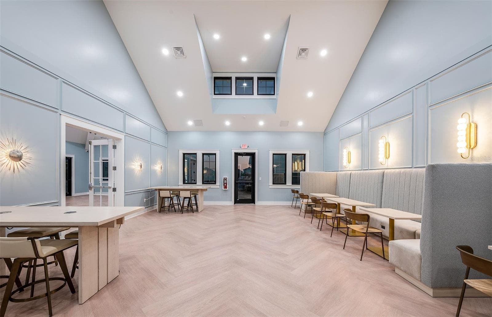 Co-Working & Social Spaces - 5245 WOLF CREEK DR, APOLLO BEACH