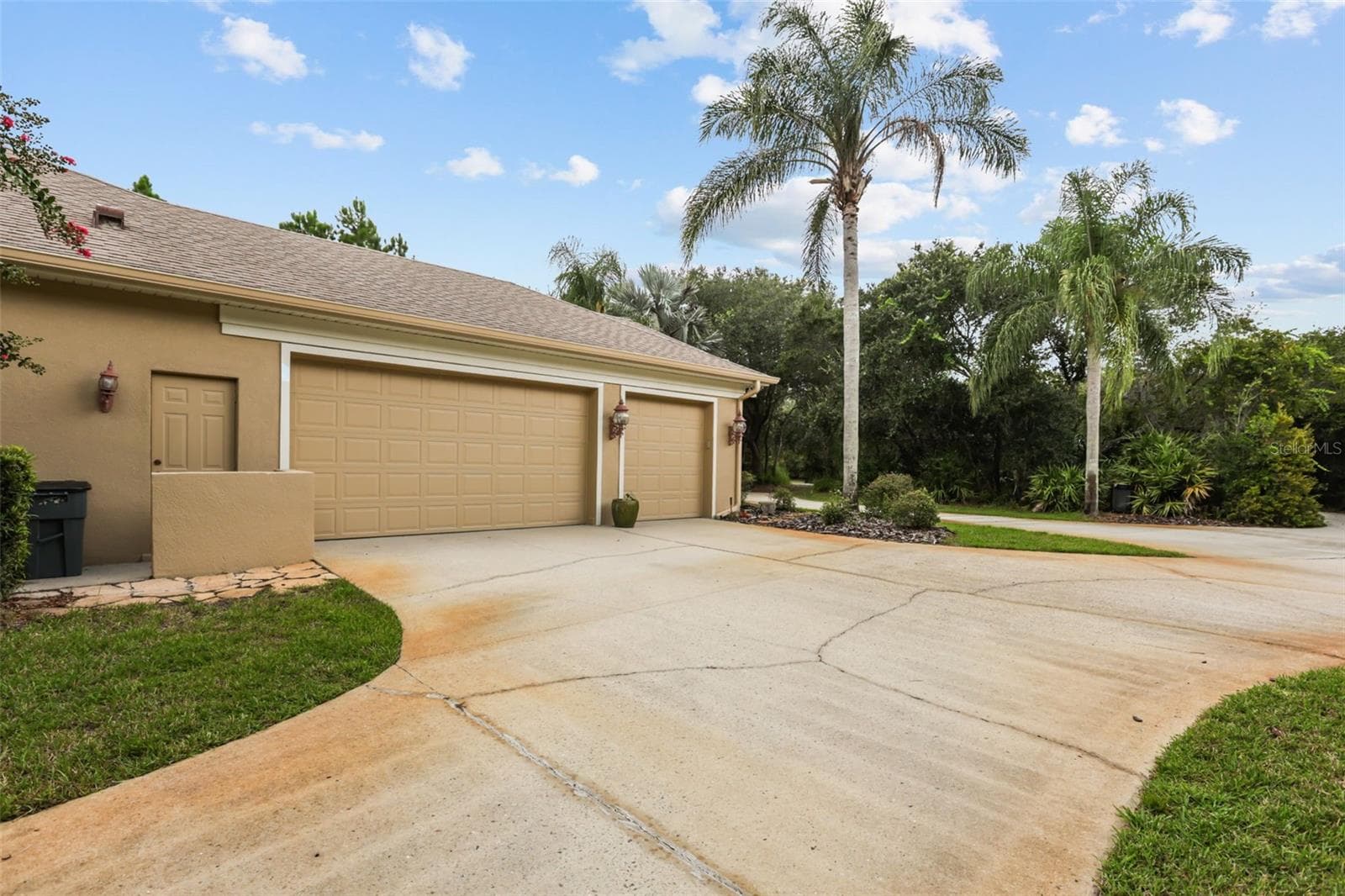 Single Family Residence at 420 VALLEY STREAM DR, GENEVA, photo 44 of 57