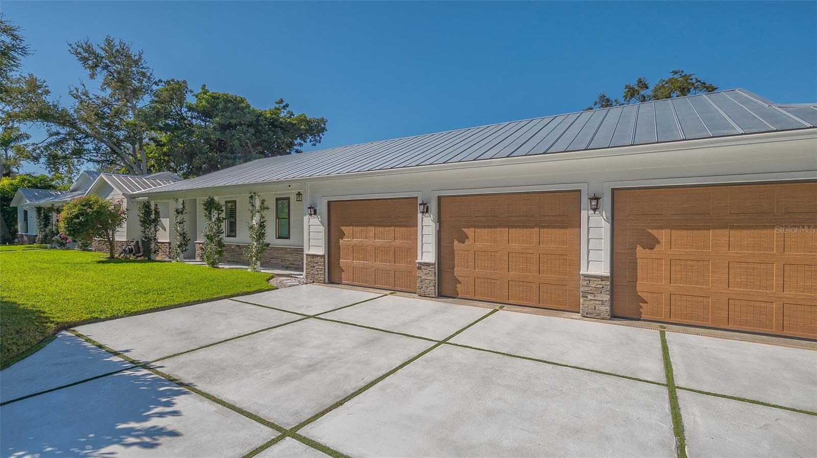 Single Family Residence at 3606 PALONIA CT, SARASOTA, photo 48 of 50
