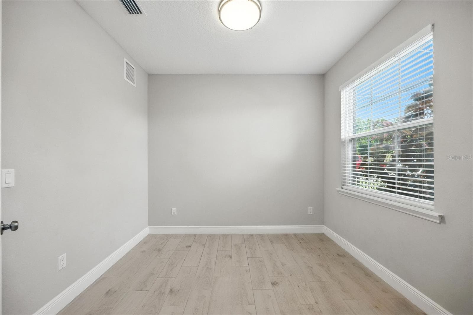 Single Family Residence at 2519 W HIAWATHA ST, TAMPA, photo 14 of 30