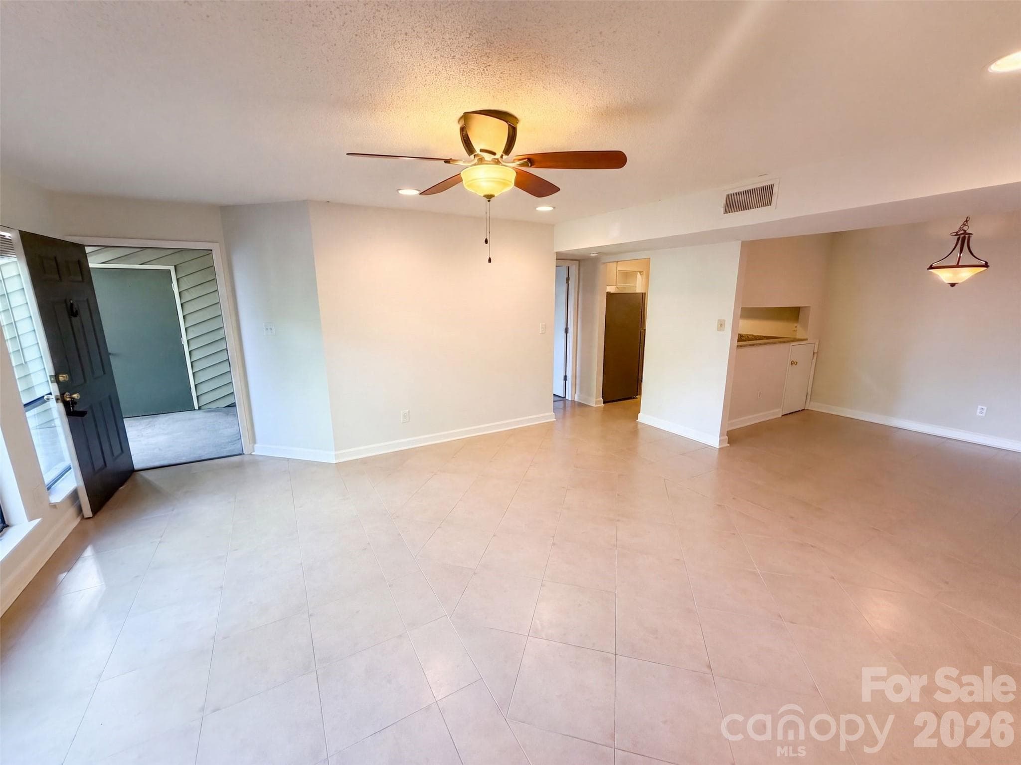 Condominium at 1612 Sharon Road W, Charlotte, photo 7 of 18