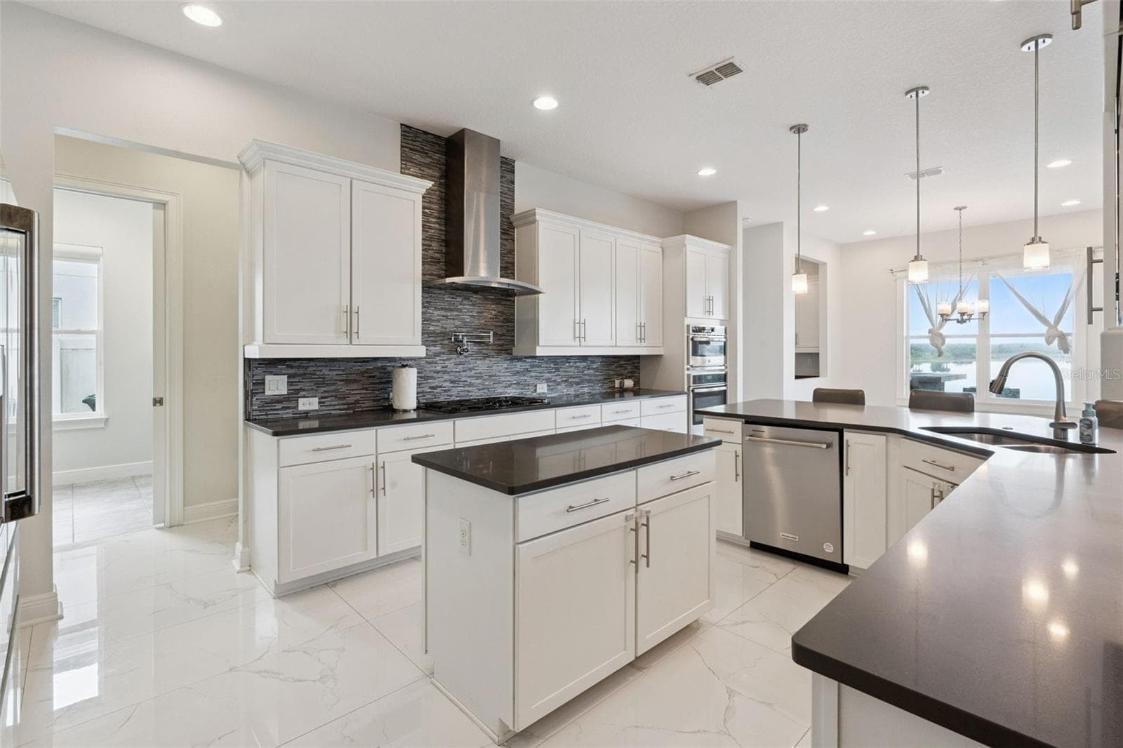 Single Family Residence at 7693 GREEN MOUNTAIN WAY, WINTER GARDEN, photo 16 of 66