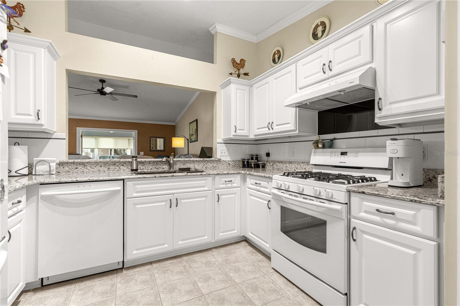 Single Family Residence at 14179 SE 88TH CT, SUMMERFIELD, photo 7 of 59