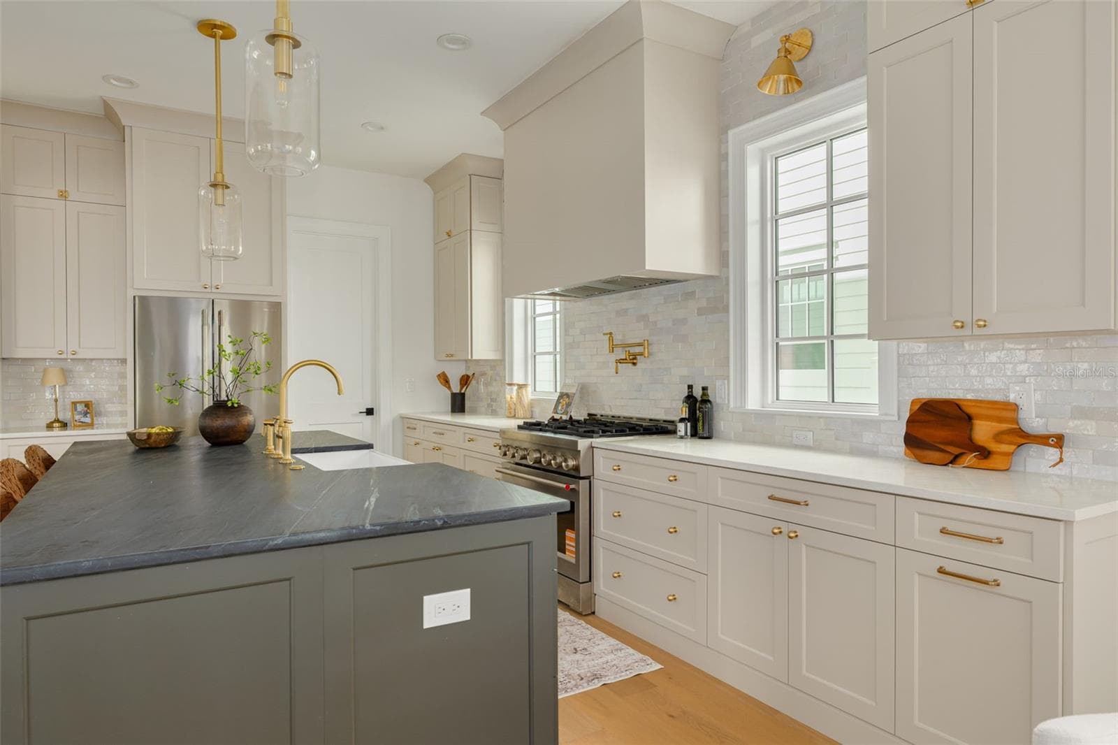 Single Family Residence at 461 47TH AVE N, ST PETERSBURG, photo 11 of 44