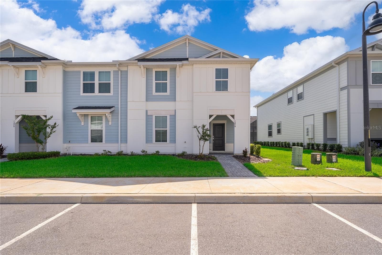 Single Family Residence at 1274 SHORESIDE ST, CLERMONT, photo 3 of 37
