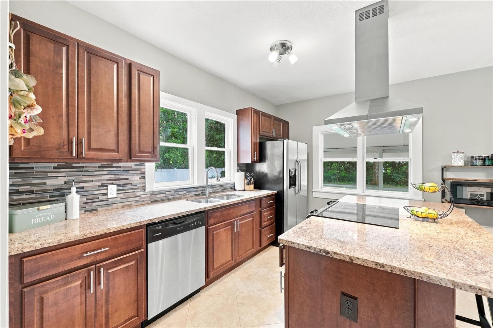 Single Family Residence at 4114 E MICHIGAN ST, ORLANDO, photo 11 of 52
