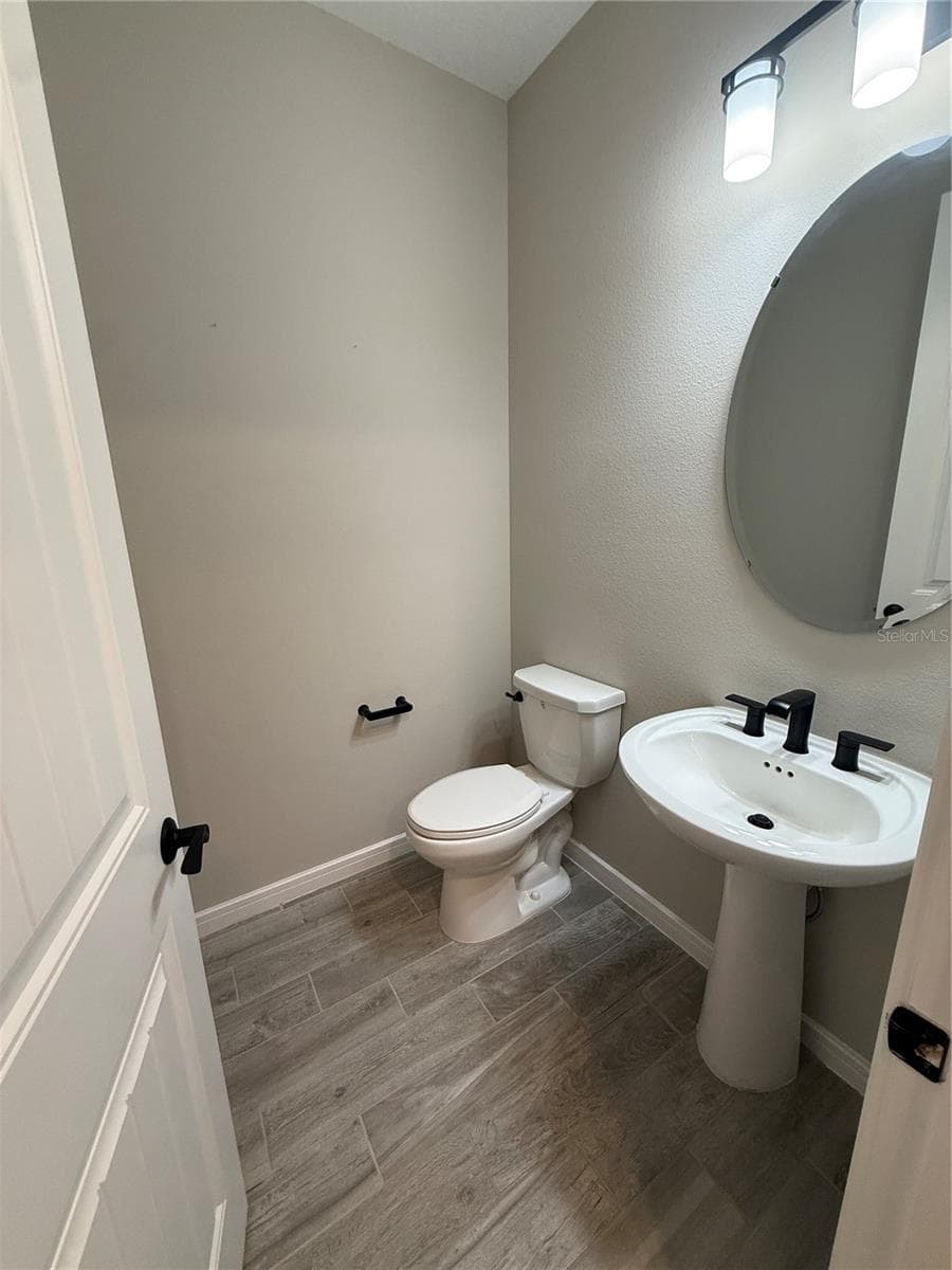 First Floor Half Bath - 15363 WILLOW RIDGE DR, MONTVERDE
