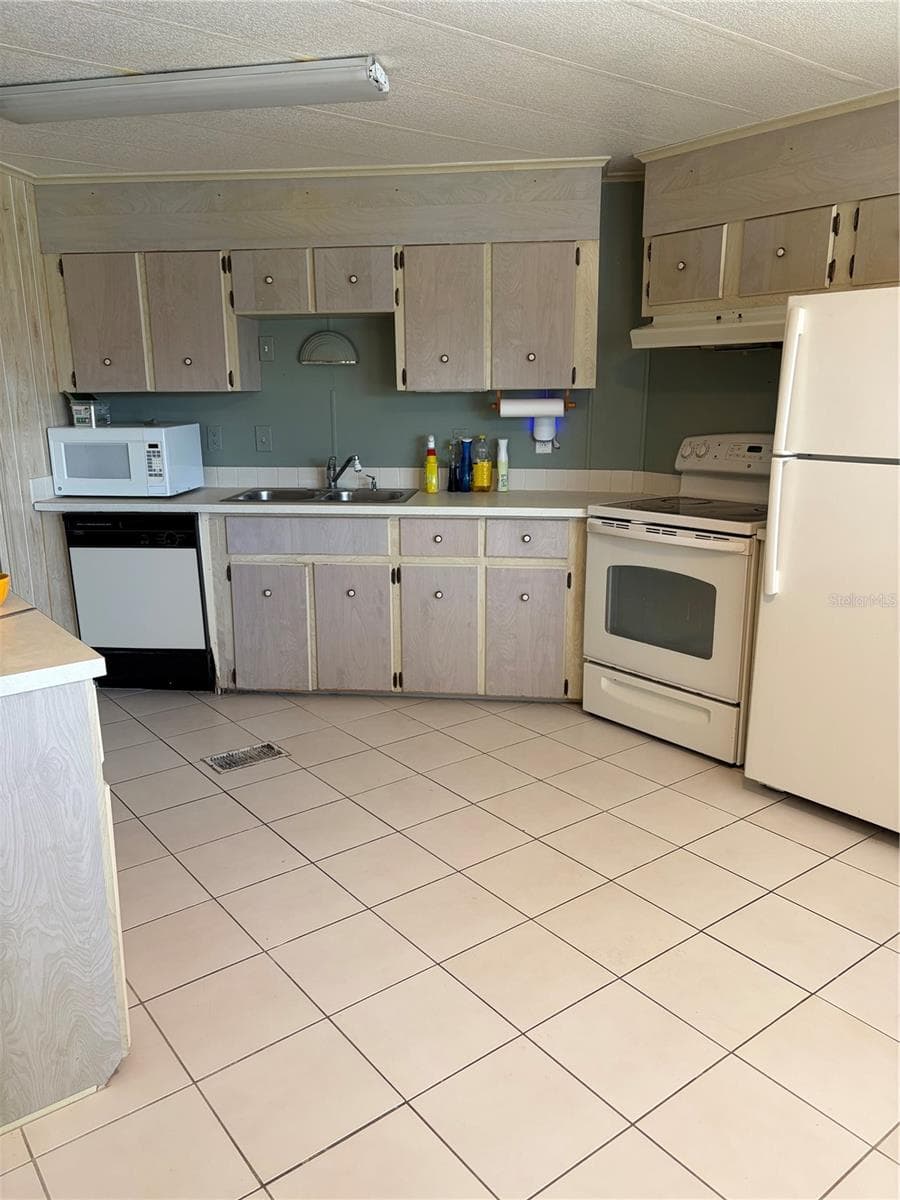 Modular Home at 187 SWEET CIR, WINTER HAVEN, photo 5 of 12