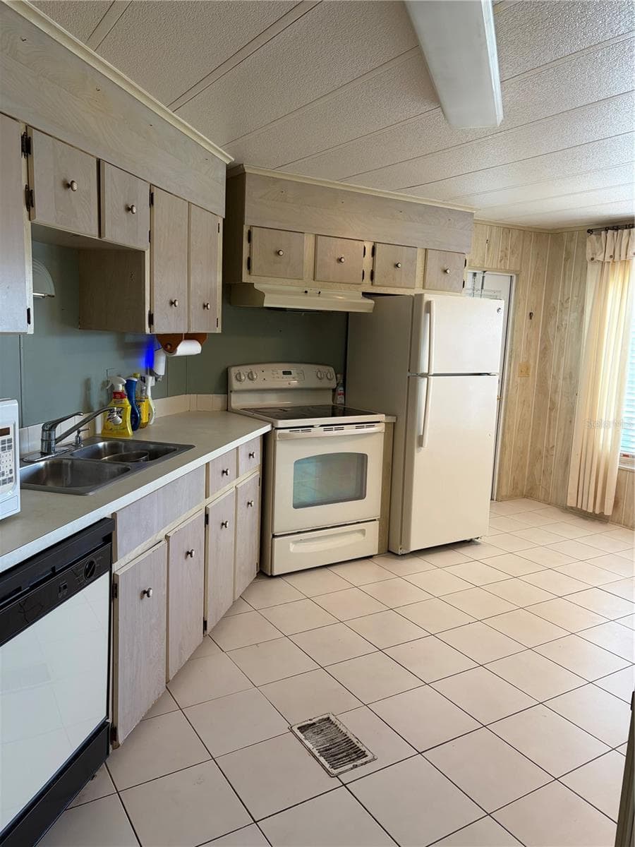 Modular Home at 187 SWEET CIR, WINTER HAVEN, photo 6 of 12
