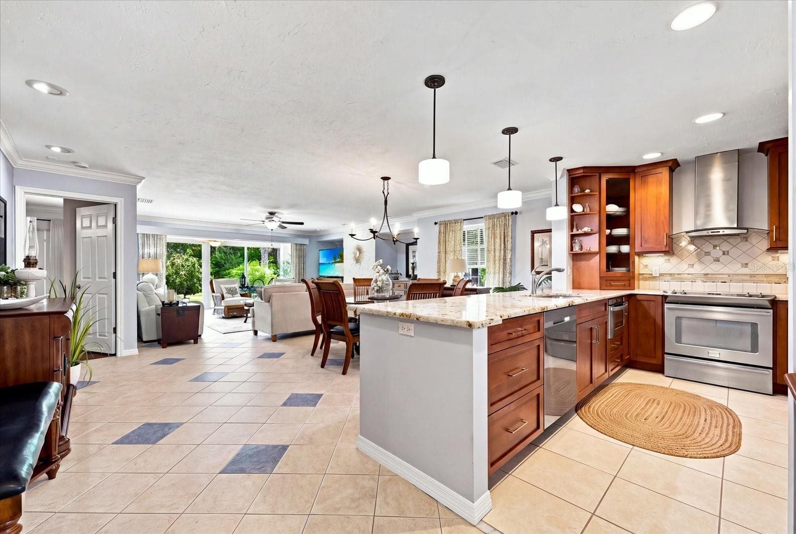 Open concept living with abundance of natural light. - 3252 RINGWOOD MDW #81, SARASOTA