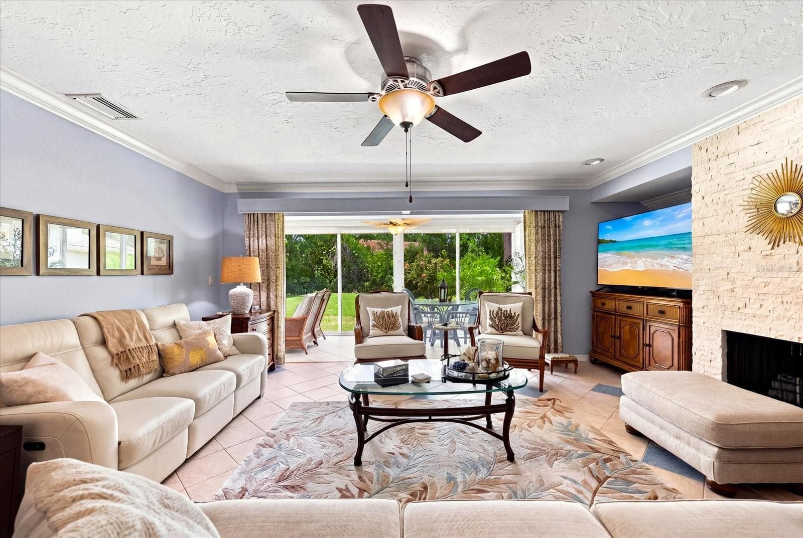 Peaceful, private views with this END-UNIT villa. - 3252 RINGWOOD MDW #81, SARASOTA