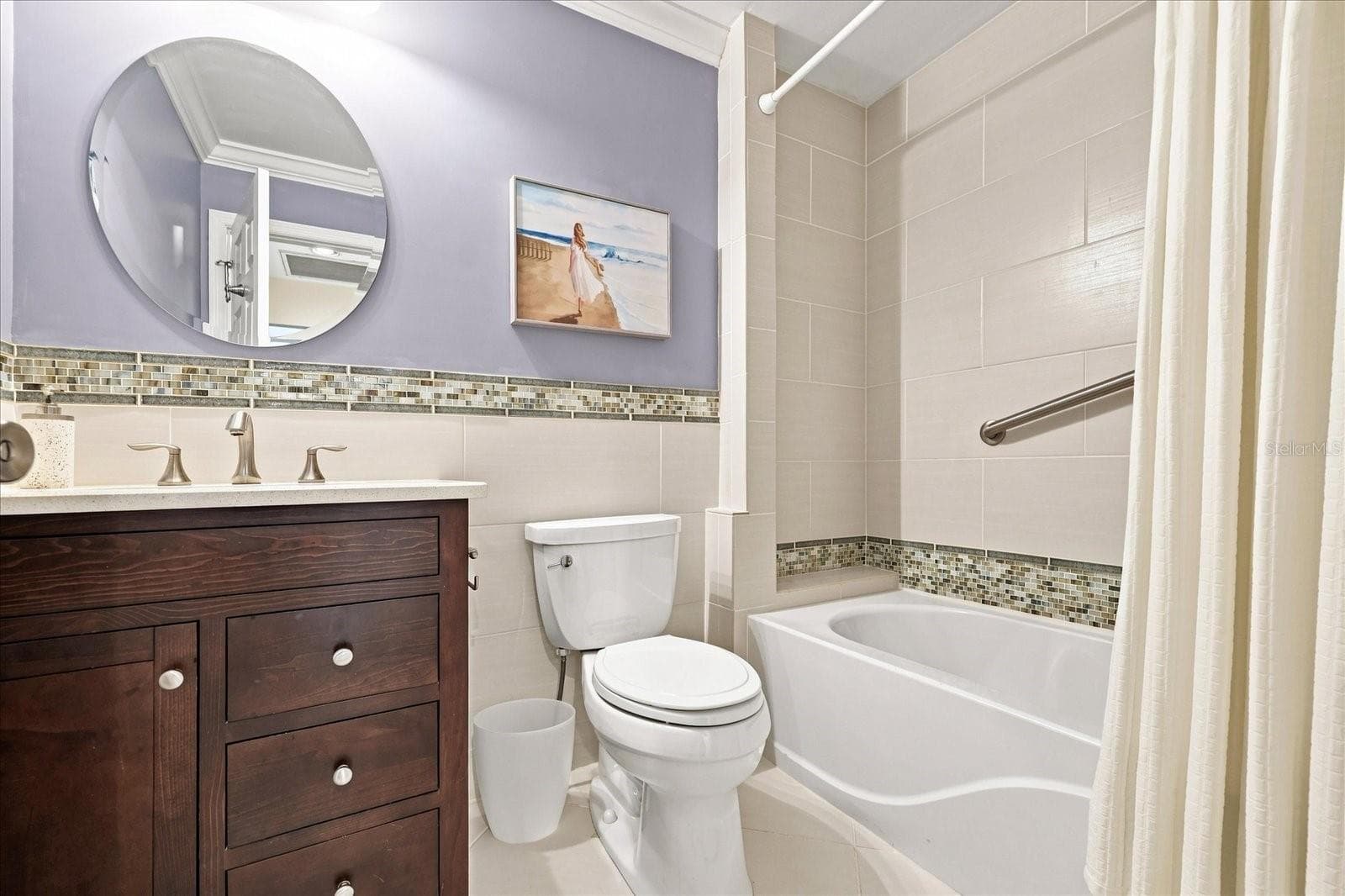 Guest bath with tub and shower. - 3252 RINGWOOD MDW #81, SARASOTA