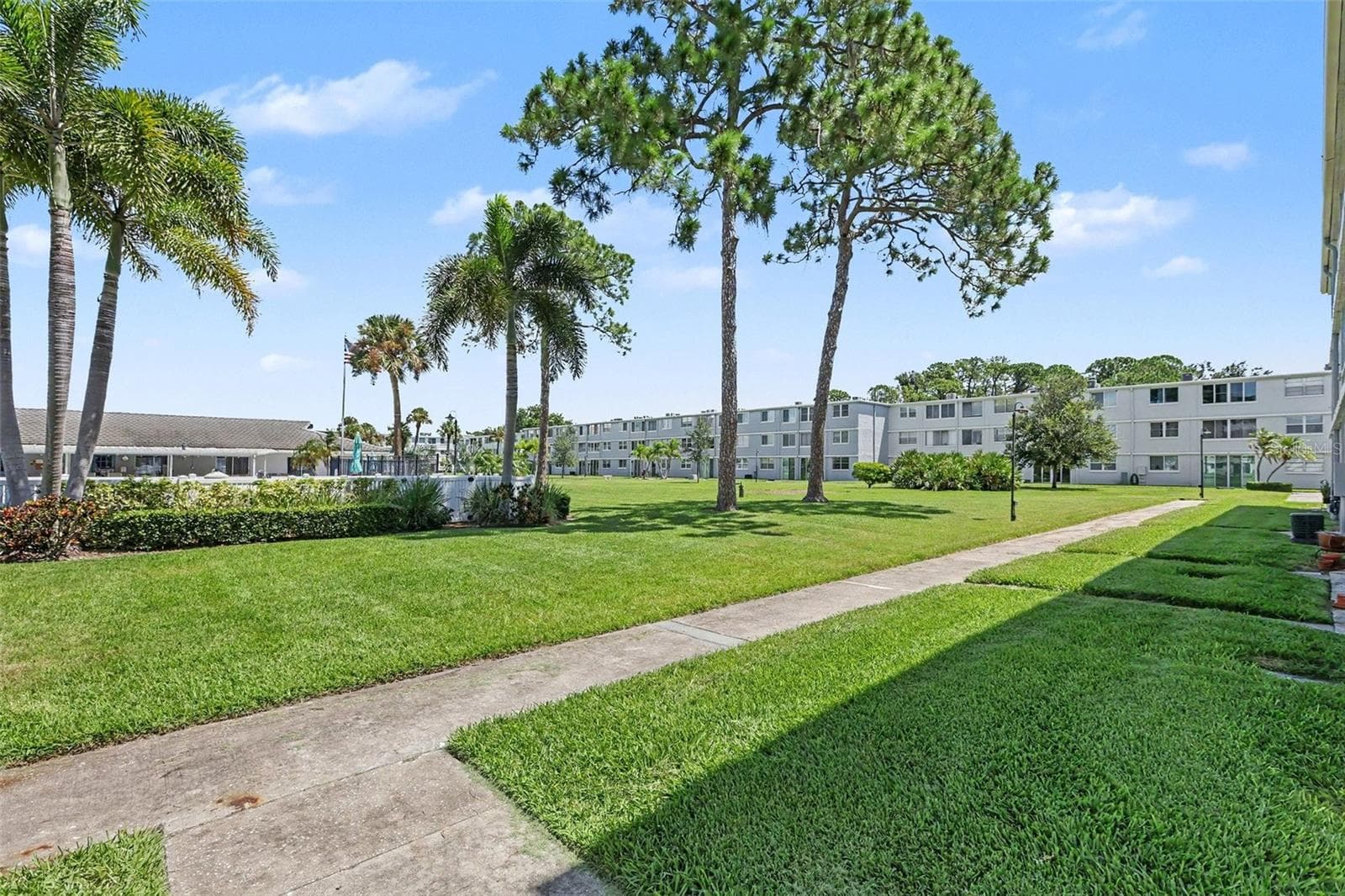 Condominium at 4720 LOCUST ST NE #206, ST PETERSBURG, photo 31 of 34