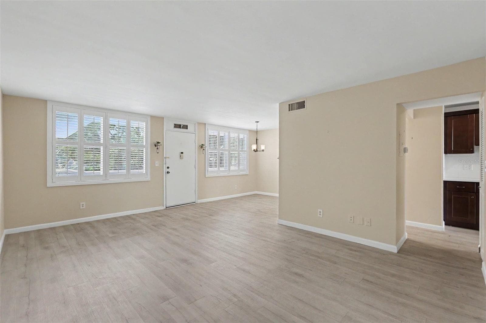 Condominium at 4720 LOCUST ST NE #206, ST PETERSBURG, photo 7 of 34
