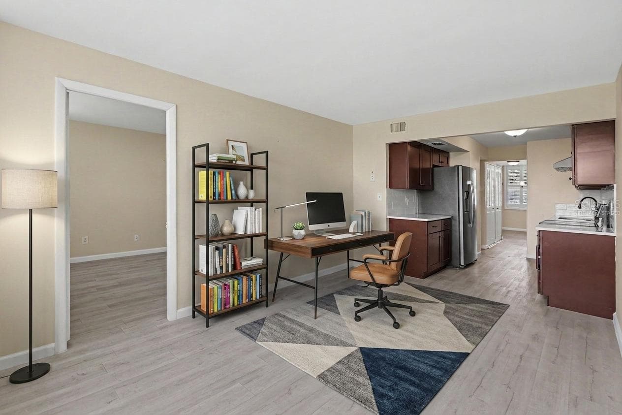 Virtually Staged - Bonus Room off Kitchen - 4720 LOCUST ST NE #206, ST PETERSBURG