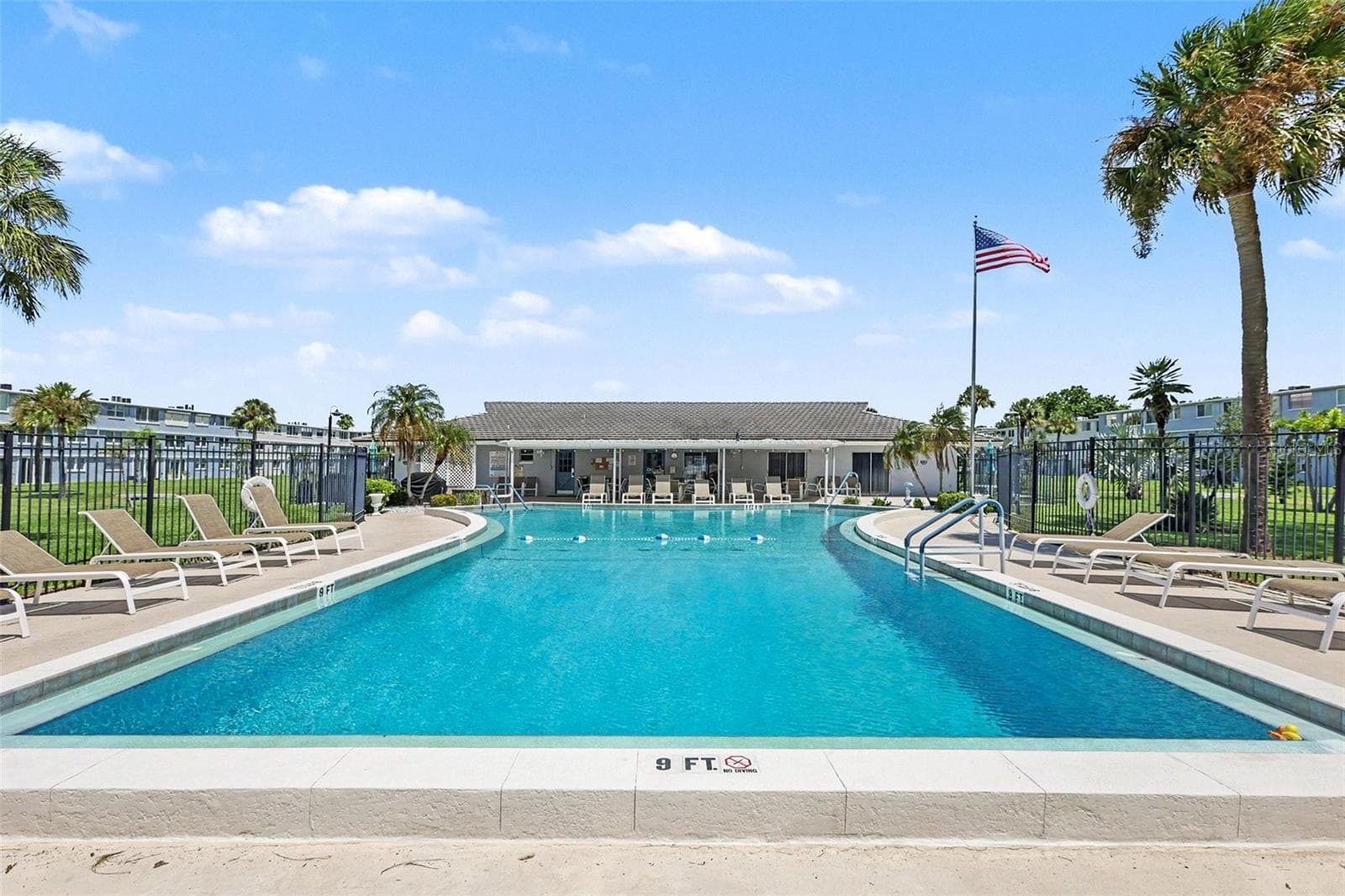 Condominium at 4720 LOCUST ST NE #206, ST PETERSBURG, photo 21 of 34