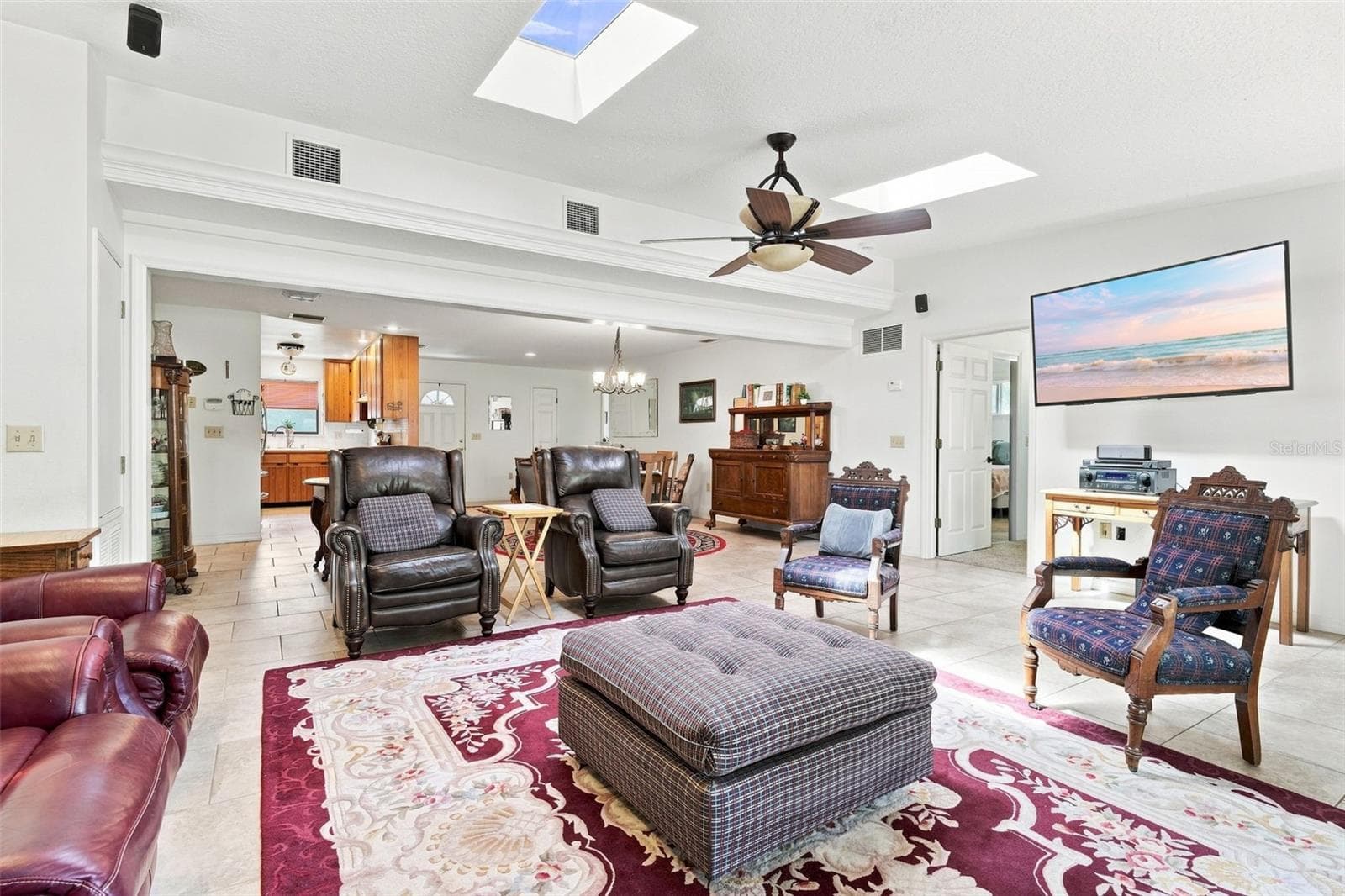 LIVING ROOM - 1555 ROWE LN, DELAND