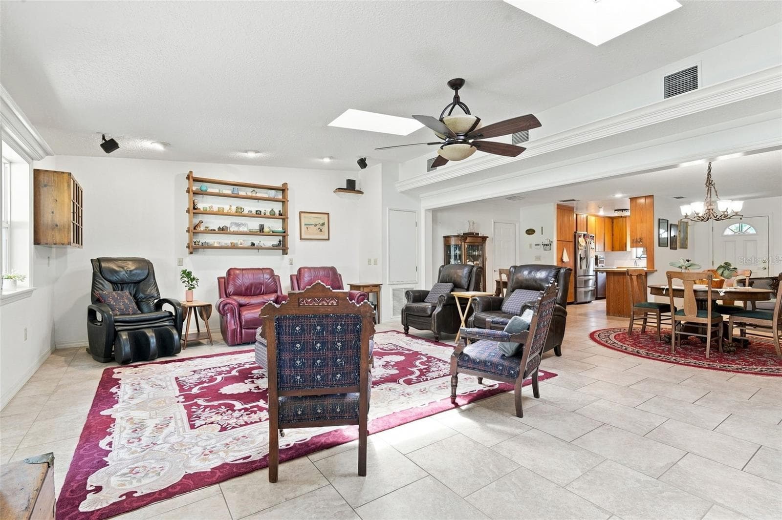 LIVING ROOM - 1555 ROWE LN, DELAND