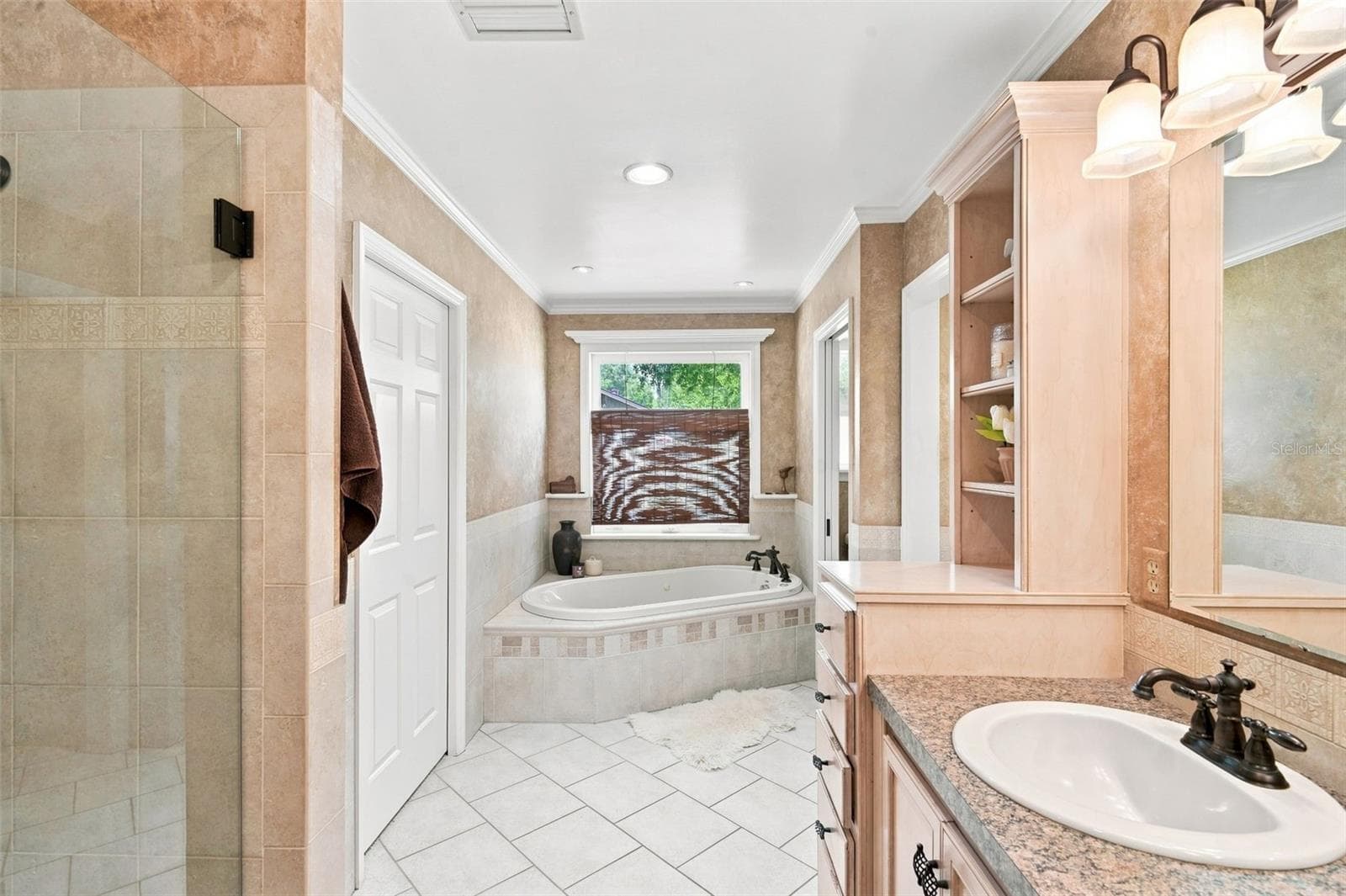 PRIMARY BATHROOM - 1555 ROWE LN, DELAND