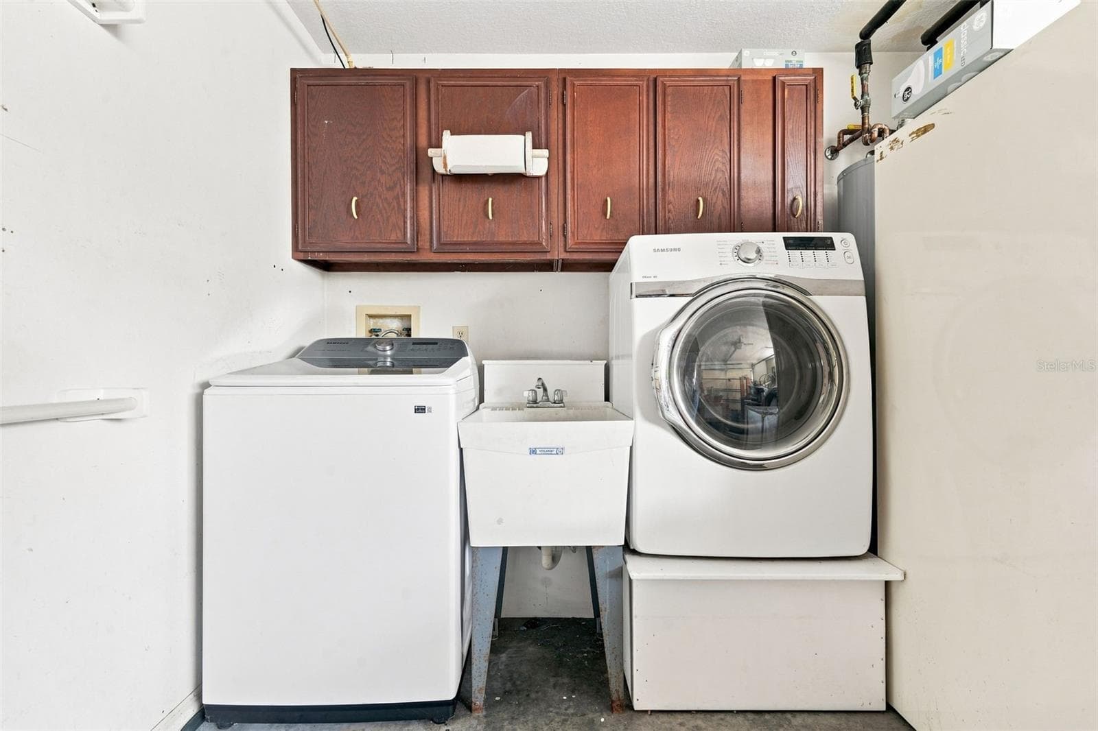 LAUNDRY ROOM - 1555 ROWE LN, DELAND