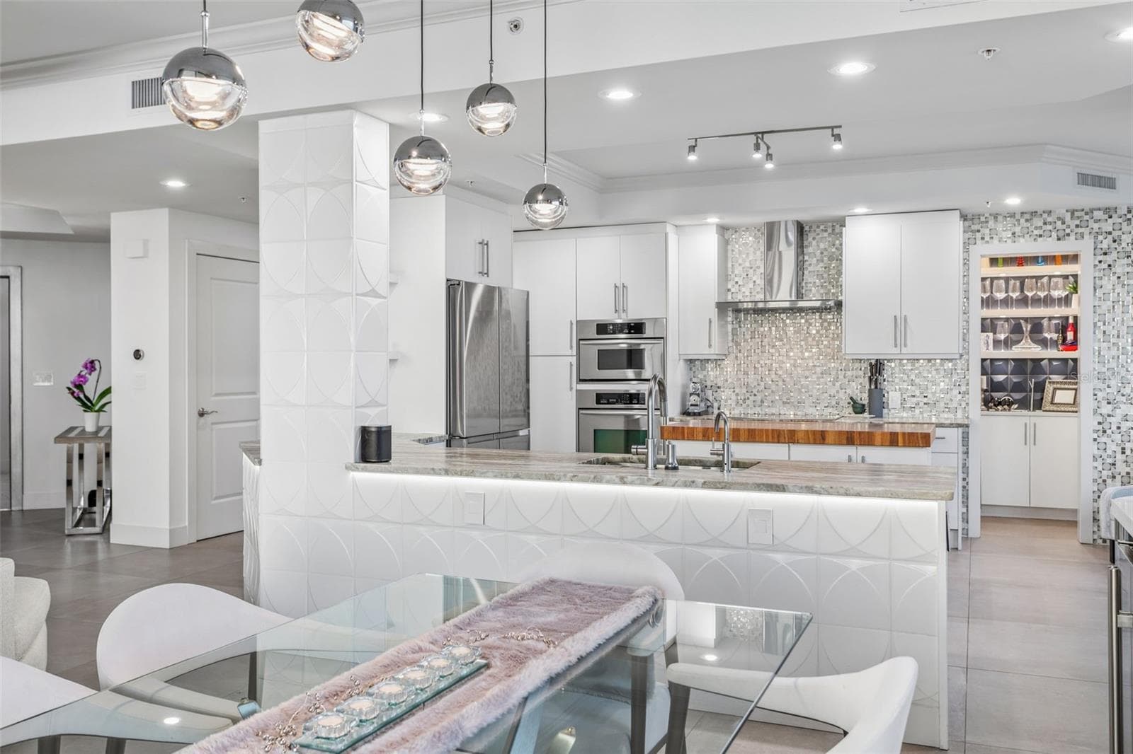 Condominium at 5823 BOWEN DANIEL DR #1501, TAMPA, photo 16 of 95