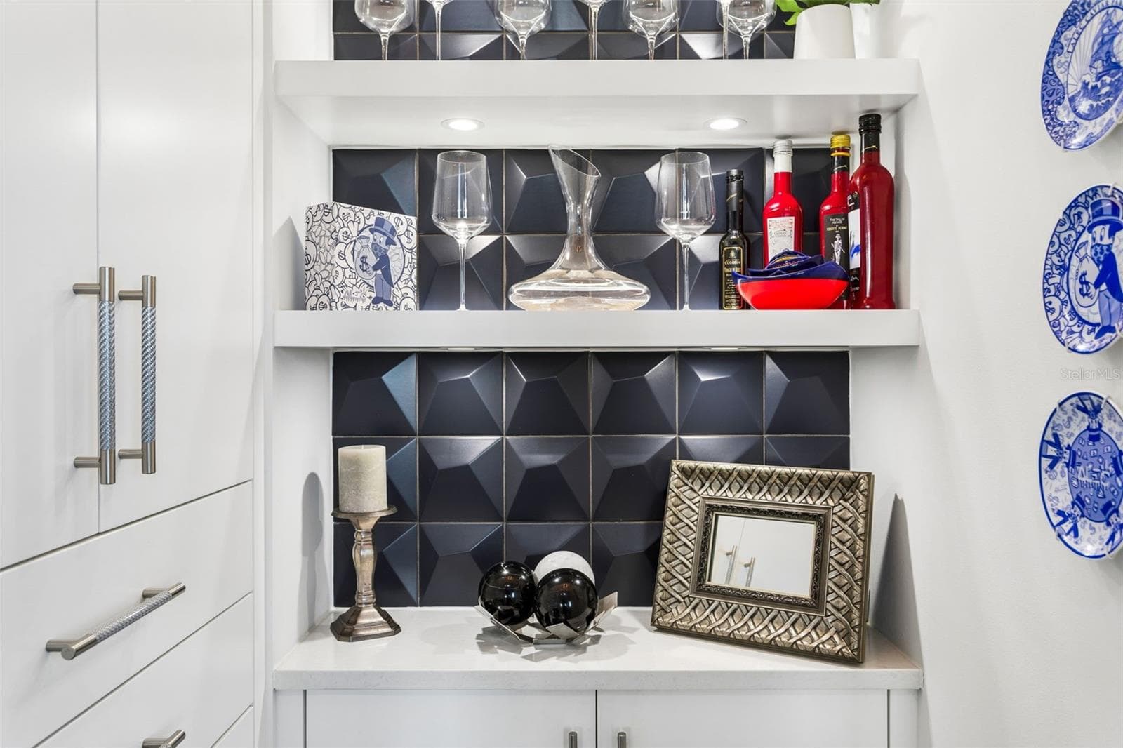 Custom Pantry Walk-In - 5823 BOWEN DANIEL DR #1501, TAMPA