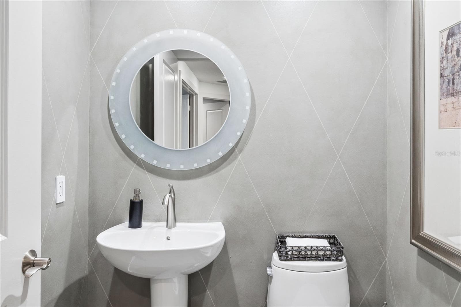 Half Bath - 5823 BOWEN DANIEL DR #1501, TAMPA