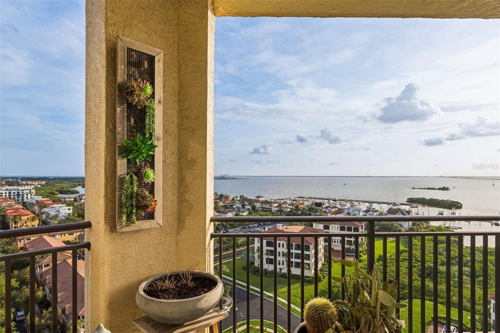 West/Southwest Facing Balcony - 5823 BOWEN DANIEL DR #1501, TAMPA