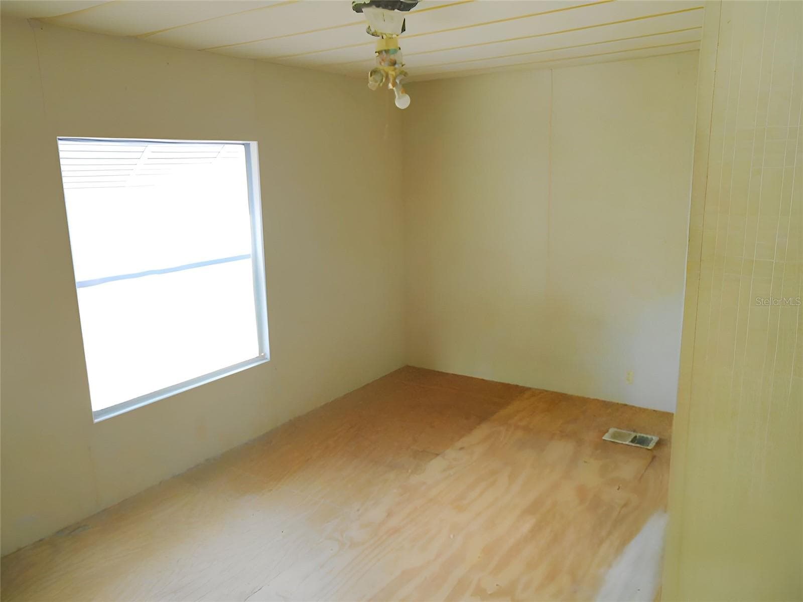 Manufactured Home at 12279 OBRIEN AVE, BROOKSVILLE, photo 6 of 24