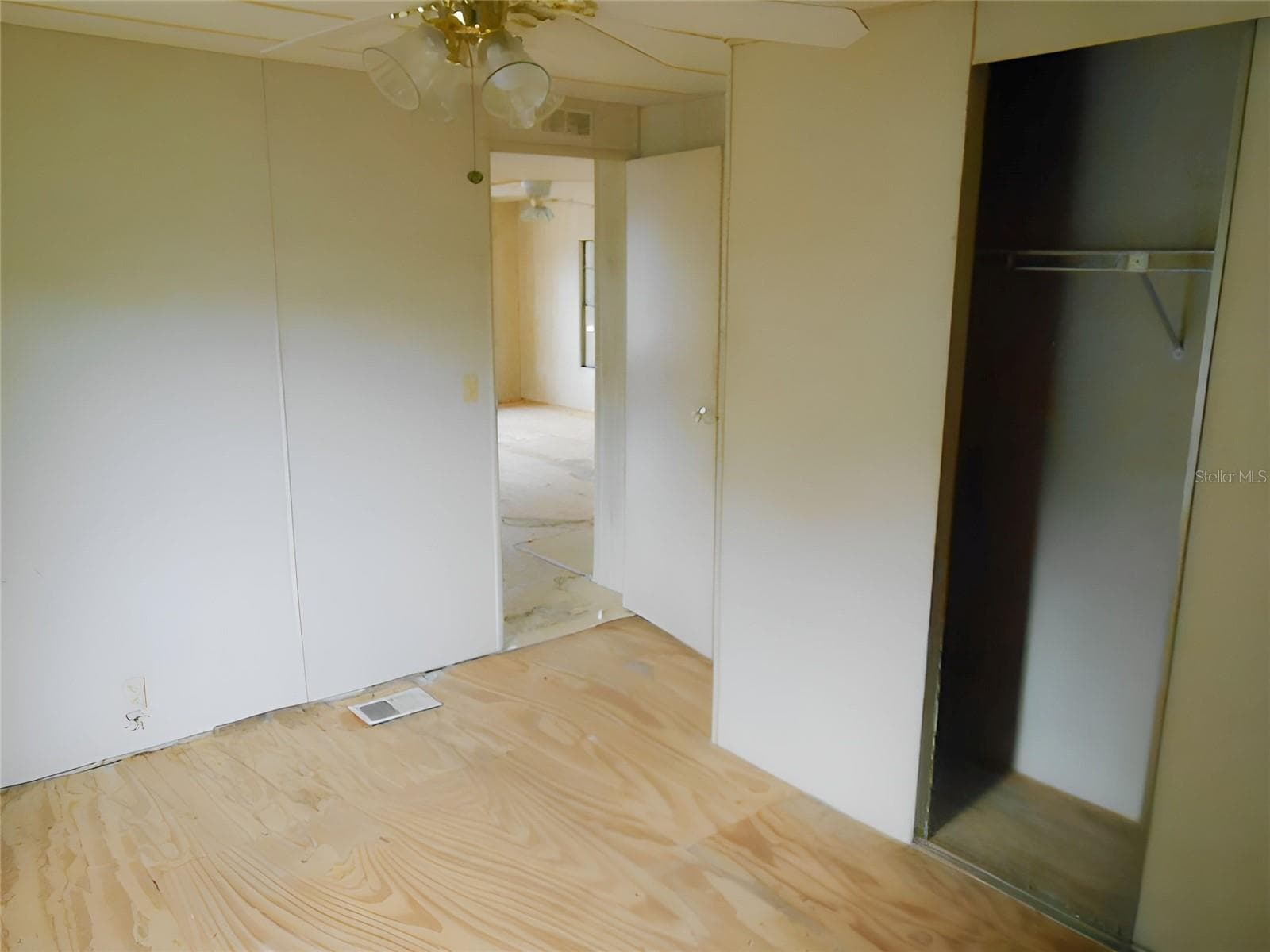 Manufactured Home at 12279 OBRIEN AVE, BROOKSVILLE, photo 8 of 24