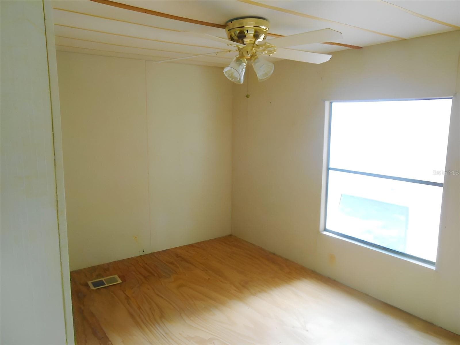 Manufactured Home at 12279 OBRIEN AVE, BROOKSVILLE, photo 9 of 24