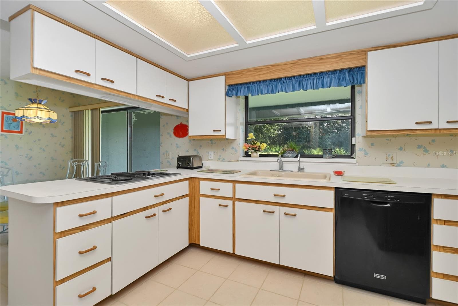 Kitchen - 821 N GOLF COURSE DR, CRYSTAL RIVER