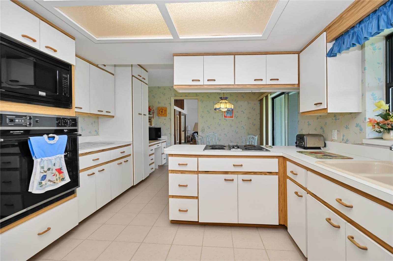 Kitchen - 821 N GOLF COURSE DR, CRYSTAL RIVER