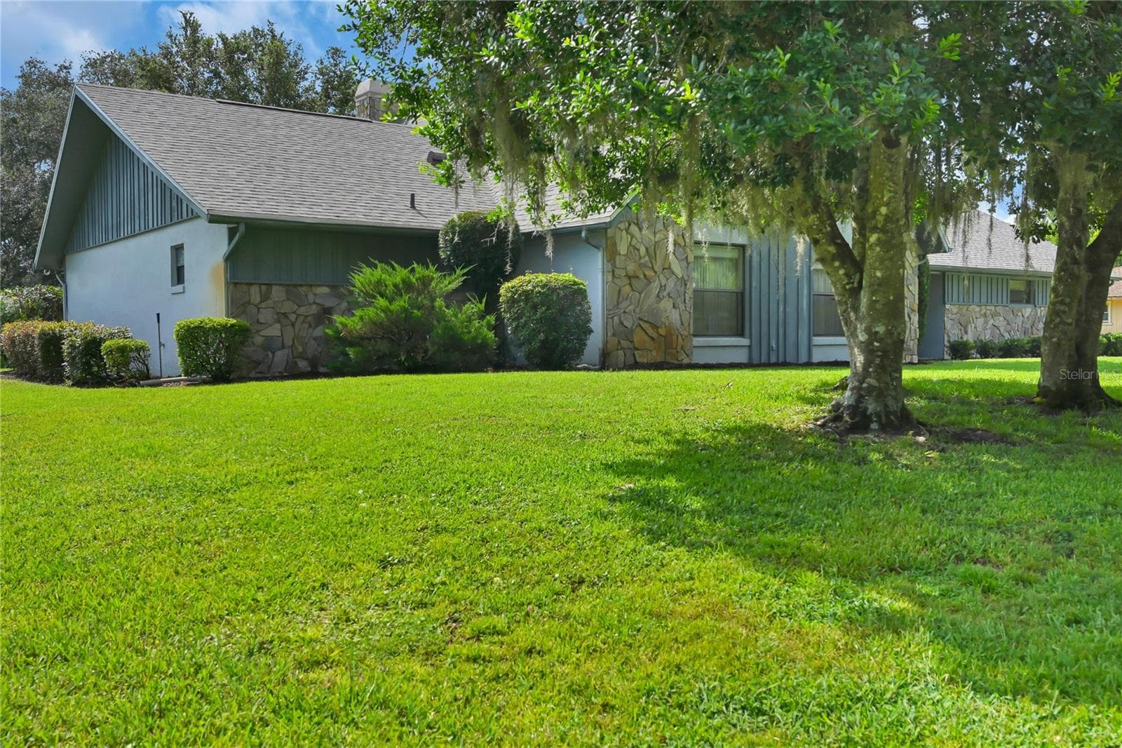 N side of House - 821 N GOLF COURSE DR, CRYSTAL RIVER