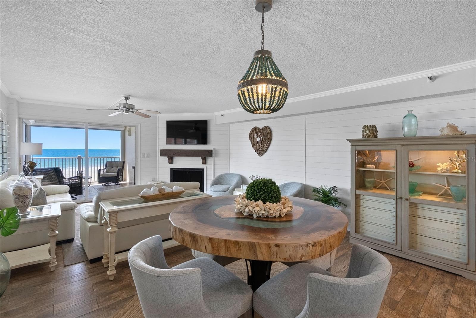 Dining and Living Gulf Views - 17980 GULF BLVD #401, REDINGTON SHORES