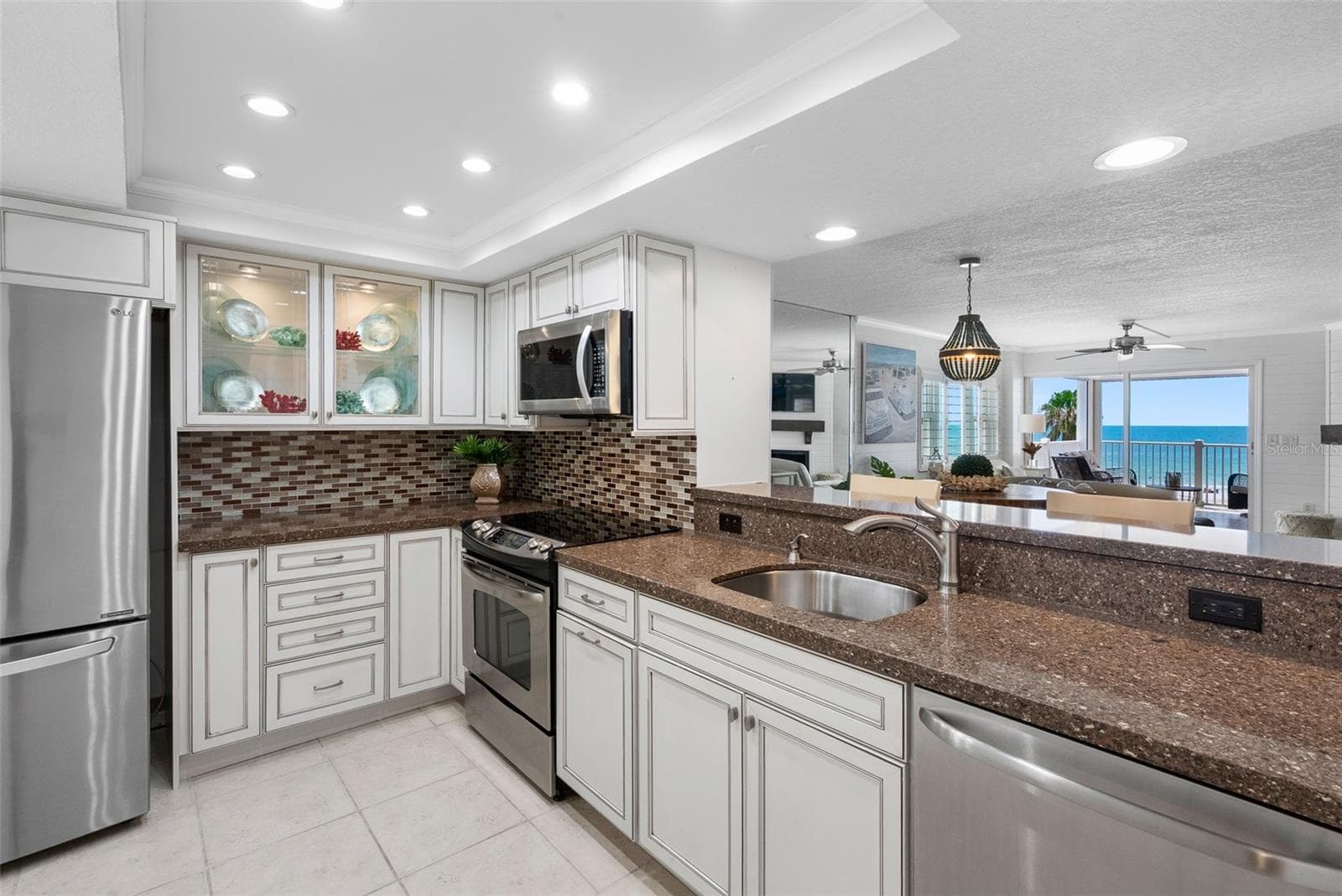 Updated Kitchen with views - 17980 GULF BLVD #401, REDINGTON SHORES
